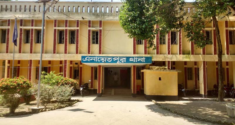 সিরাজগঞ্জে ১৩ পুলিশ সদস্যকে পিটিয়ে হত্যা