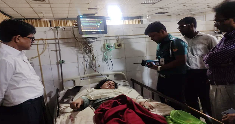গাজীপুরে গুলি ছুড়ে, ব্যাংক কর্মকর্তা ও আনসার সদস্যদের কুপিয়ে ব্যাংকের টাকা ছিনতাই