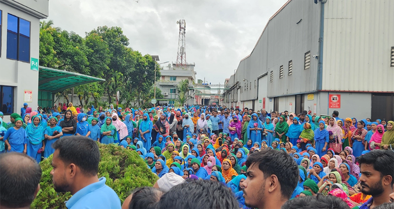বৈষম্য নিরসনে শ্রমিকদের বিক্ষোভ : প্রাণ অ্যাগ্রোর কারখানা বন্ধ ঘোষণা কর্তৃপক্ষের