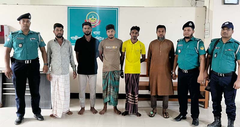 গাজীপুরে পোশাক কারখানায় ডাকাতি, গ্রেপ্তার ৫