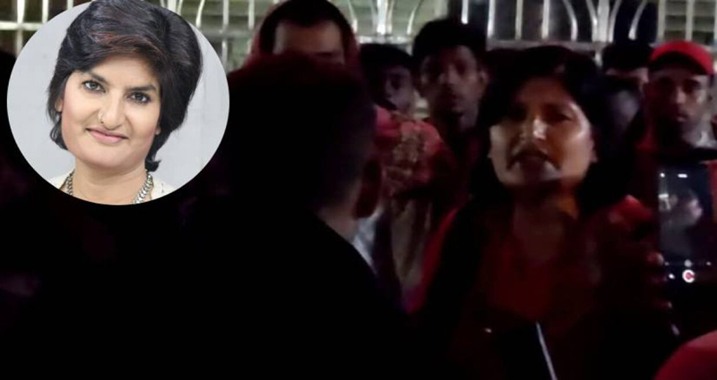 মুন্নী সাহাকে আটক করে পুলিশে দিল জনতা