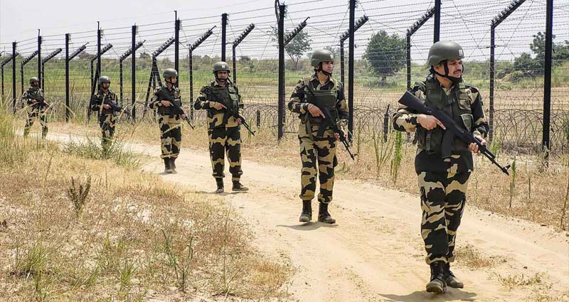 বাংলাদেশ সীমান্তে সর্বোচ্চ সতর্কতায় বিএসএফ