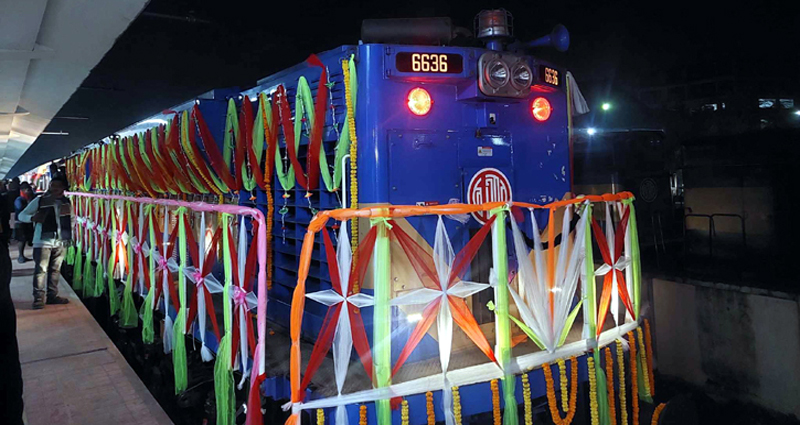 ঢাকা-খুলনা রুটে নতুন ট্রেন চলাচল শুরু, মাত্র চার ঘণ্টায় ঢাকায়