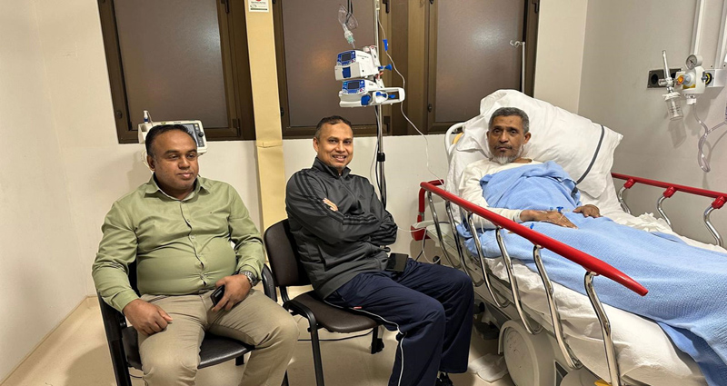 ওমরাহ করতে যাওয়ার পথে বিমানে অসুস্থ হয়ে দুবাই হাসপাতালে ভর্তি বাবর