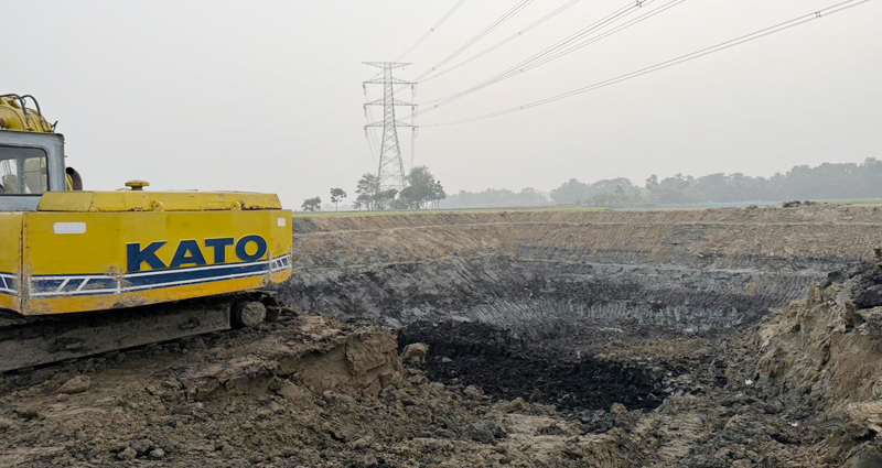 কালীগঞ্জে কৃষি জমির মাটি বিক্রি, ভাই-বোনকে জরিমানা