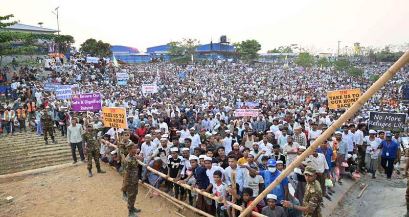 লাখো রোহিঙ্গার ইফতার অনুষ্ঠানে পদদলিত হয়ে নিহত এক, আহত ২