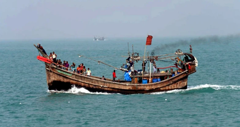 ১১ বাংলাদেশিকে ধরে নিয়ে গেছে আরাকান আর্মি