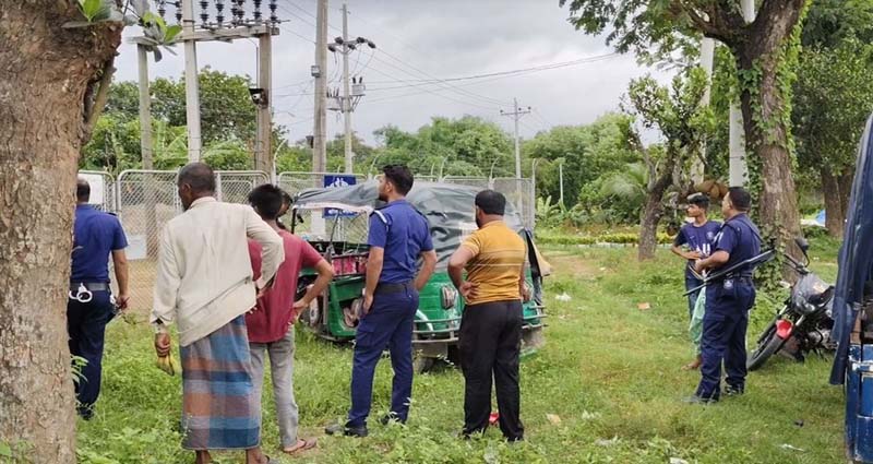 কাপাসিয়ায় বাস-অটোরিকশা সংঘর্ষ, মা-ছেলেসহ নিহত ৩