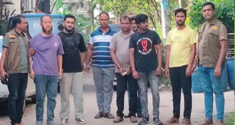 অনলাইন প্রতারণা: চীনা নাগরিকসহ পাঁচ প্রতারক গ্রেপ্তার