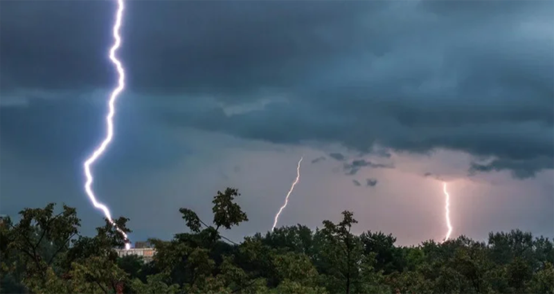 ভারতের বিহারে বজ্রপাতে ২৪ ঘণ্টায় প্রাণ গেল ১৯ জনের