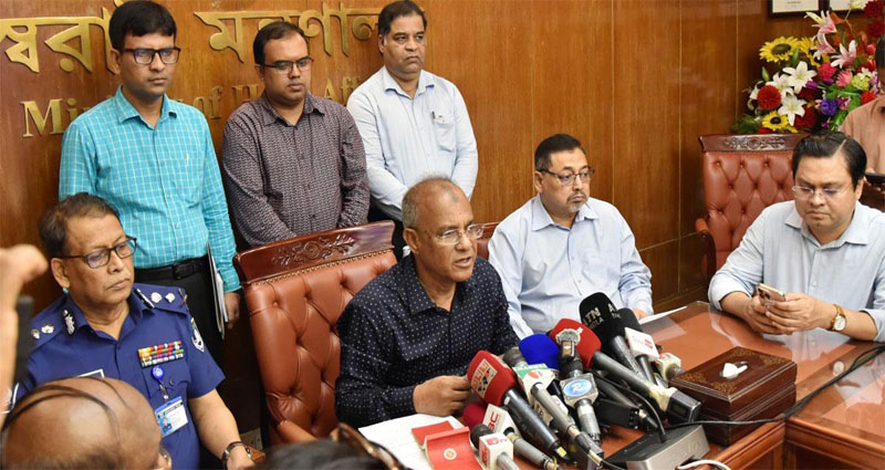 সারা দেশে চিরুনি অভিযান শুরু: স্বরাষ্ট্র উপদেষ্টা