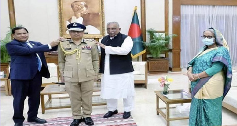 গণহত‍্যার দায় স্বীকার করে সাক্ষী হতে চায় সাবেক আইজিপি মামুন