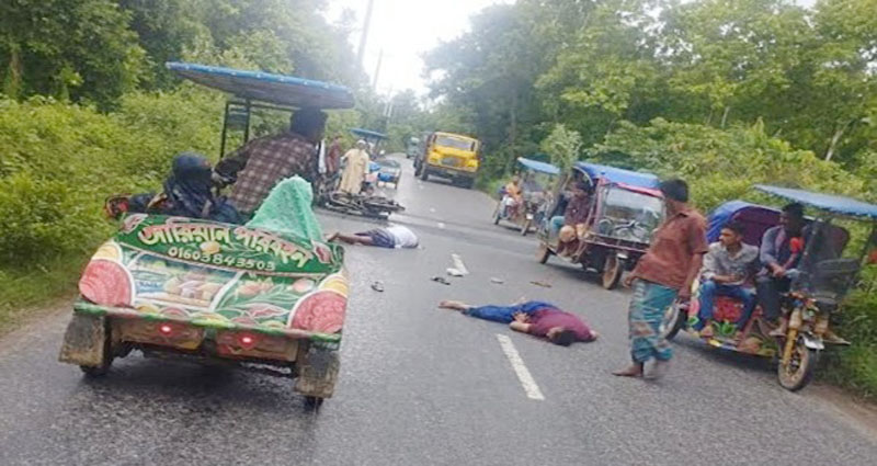 শ্রীপুরে পিকআপের ধাক্কায় বাইক চালক ও আরোহীর মৃত্যু