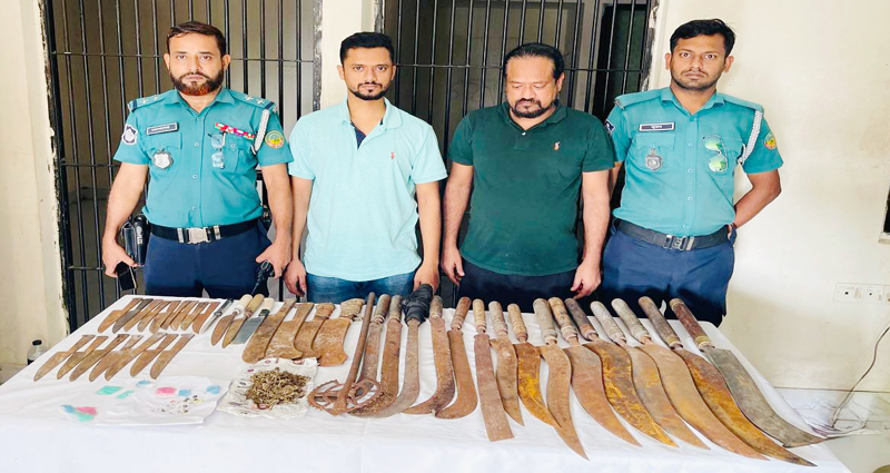 গাজীপুরে অস্ত্র ও গাঁজাসহ বিএনপি নেতার ভাই-ভাতিজা আটক