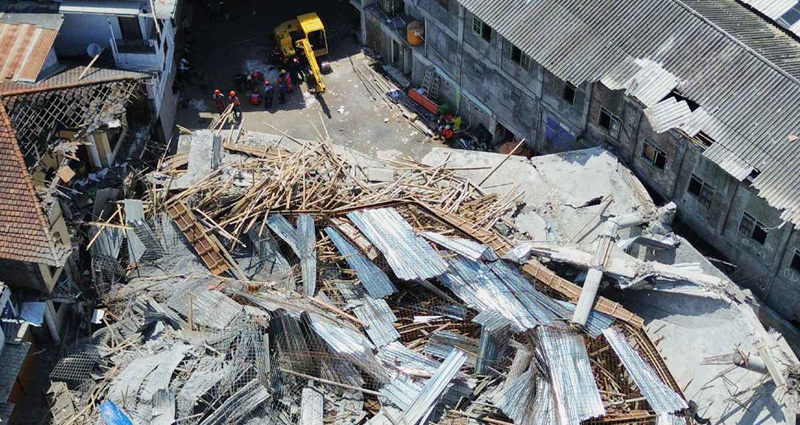 ইন্দোনেশিয়ায় স্কুলভবন ধসে নিহত ৫০