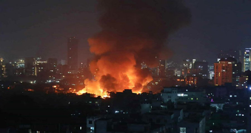 কড়াইল বস্তিতে ভয়াবহ আগুন