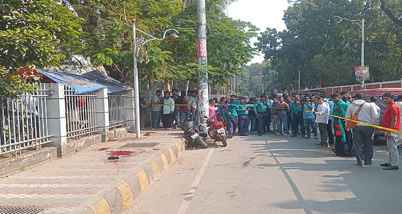 খুলনায় আদালত চত্বরে গুলি করে দু’জনকে হত্যা