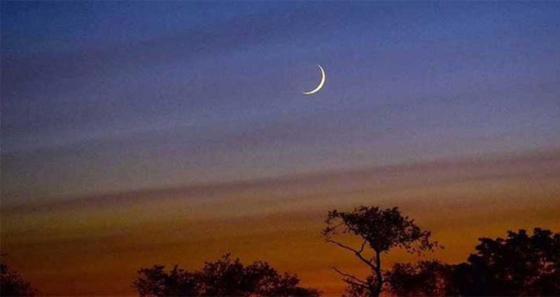 আকাশে উঁকি দিল শাওয়ালের চাঁদ, কাল ঈদ
