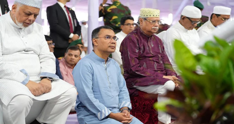একসঙ্গে ঈদের নামাজ আদায় করেছেন রাষ্ট্রপতি ও প্রধানমন্ত্রী