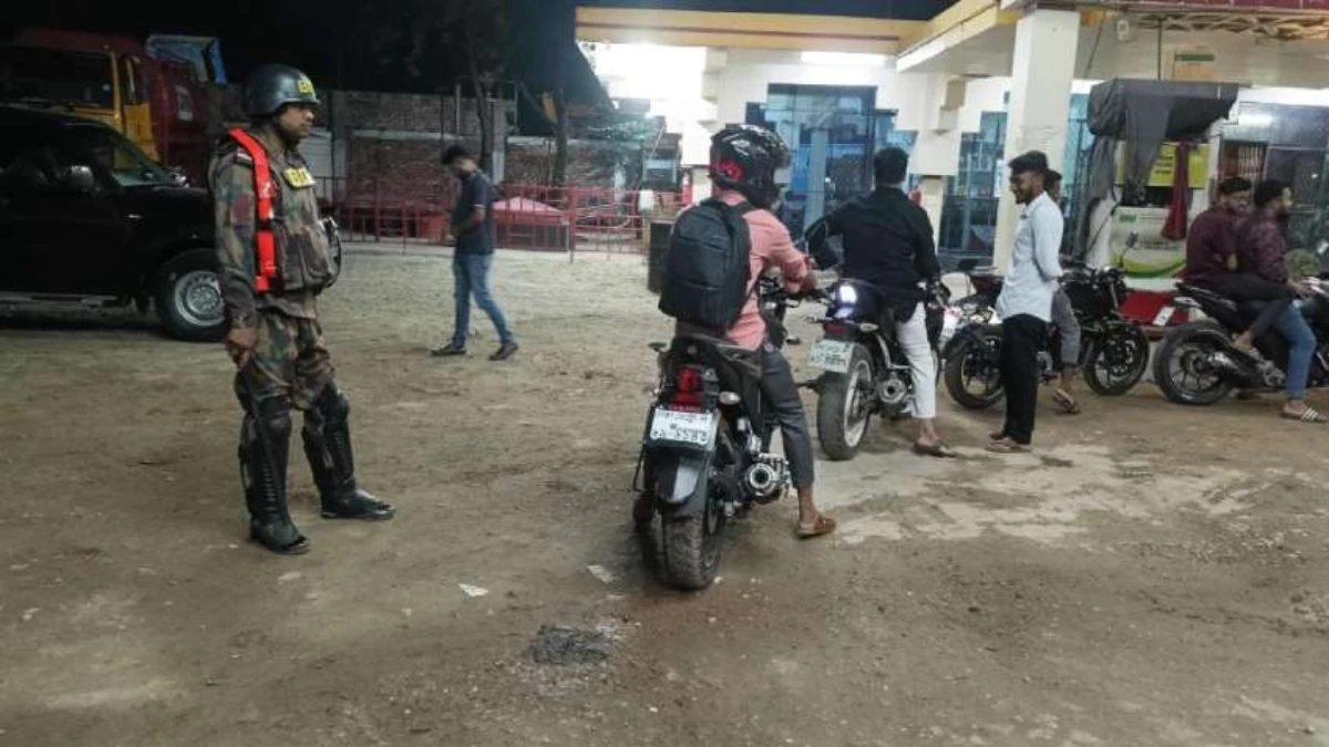 গাজীপুরে বন্ধ পাম্প থেকে ৩৪ হাজার লিটার জ্বালানি তেল জব্দ, ব্যবস্থাপকের কারাদণ্ড