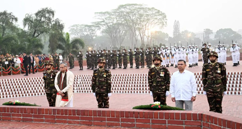 জাতীয় স্মৃতিসৌধে রাষ্ট্রপতি-প্রধানমন্ত্রীর শ্রদ্ধা নিবেদন 