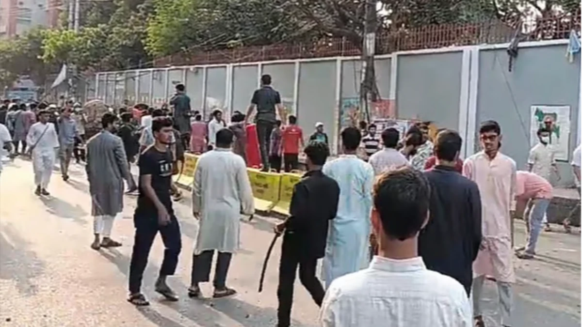 চট্টগ্রামে ‘গুপ্ত’ লেখা নিয়ে ছাত্রদল-শিবির সংঘর্ষ