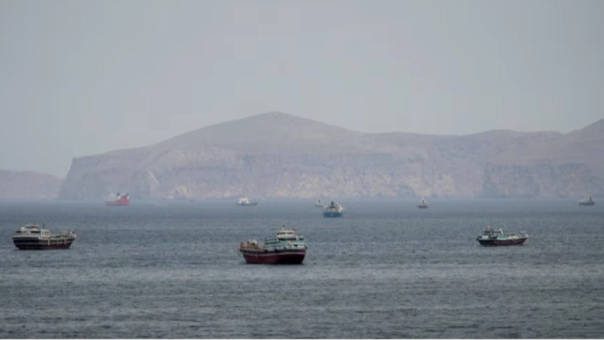 হরমুজ প্রণালিতে ইরানের দাপট, ইসরায়েলের হামলার হুমকি