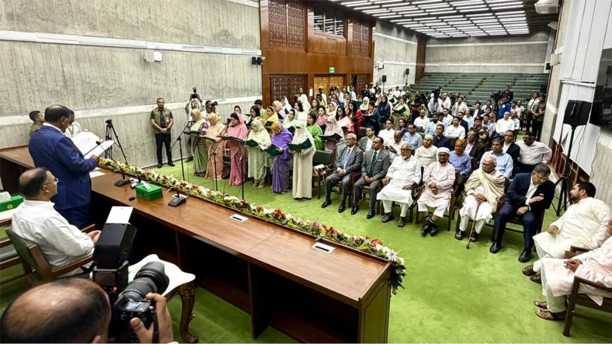 শপথ নিলেন সংরক্ষিত নারী আসনের ৪৯ এমপি
