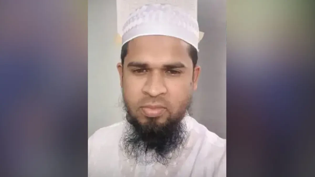 ১১ বছরের শিশু অন্তঃসত্ত্বা হওয়ার ঘটনায় অভিযুক্ত সেই মাদ্রাসা শিক্ষক গ্রেপ্তার