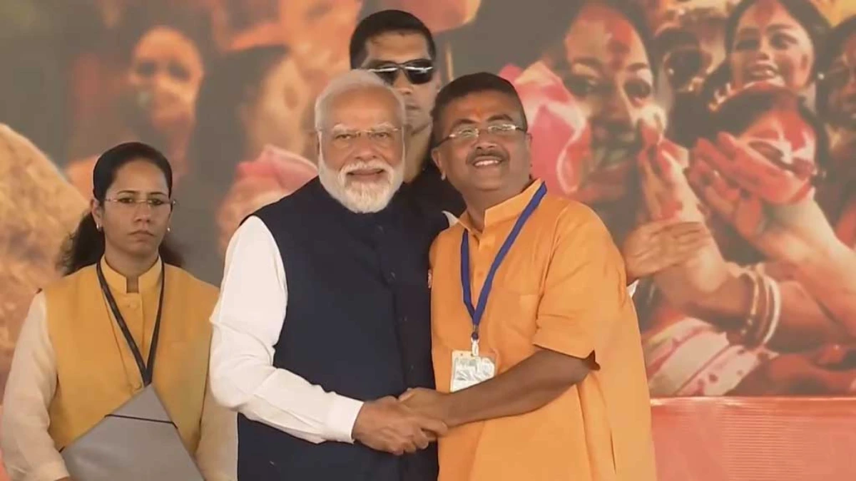 শুভেন্দুর নেতৃত্বে শপথ নিল পশ্চিমবঙ্গের প্রথম বিজেপি সরকার
