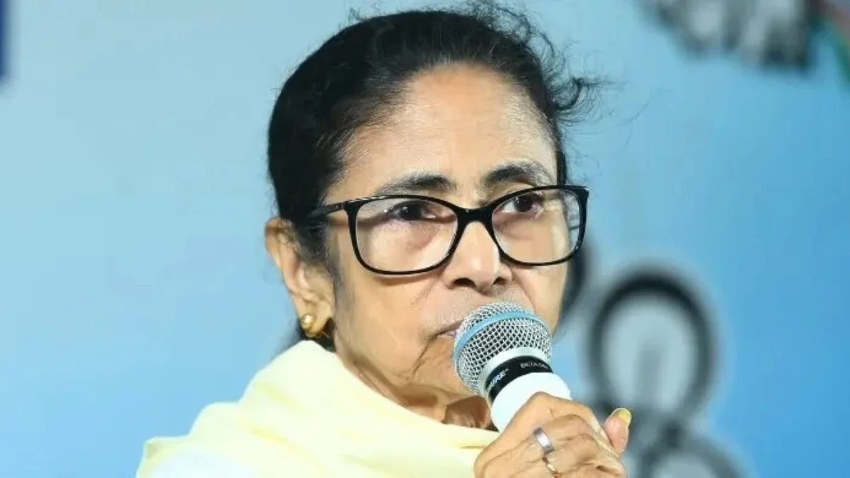 ‘‌নাম বললে বাংলাদেশের মানুষ উত্তাল হয়ে যাবে’- হাদি হতাকাণ্ড প্রসঙ্গে মমতা