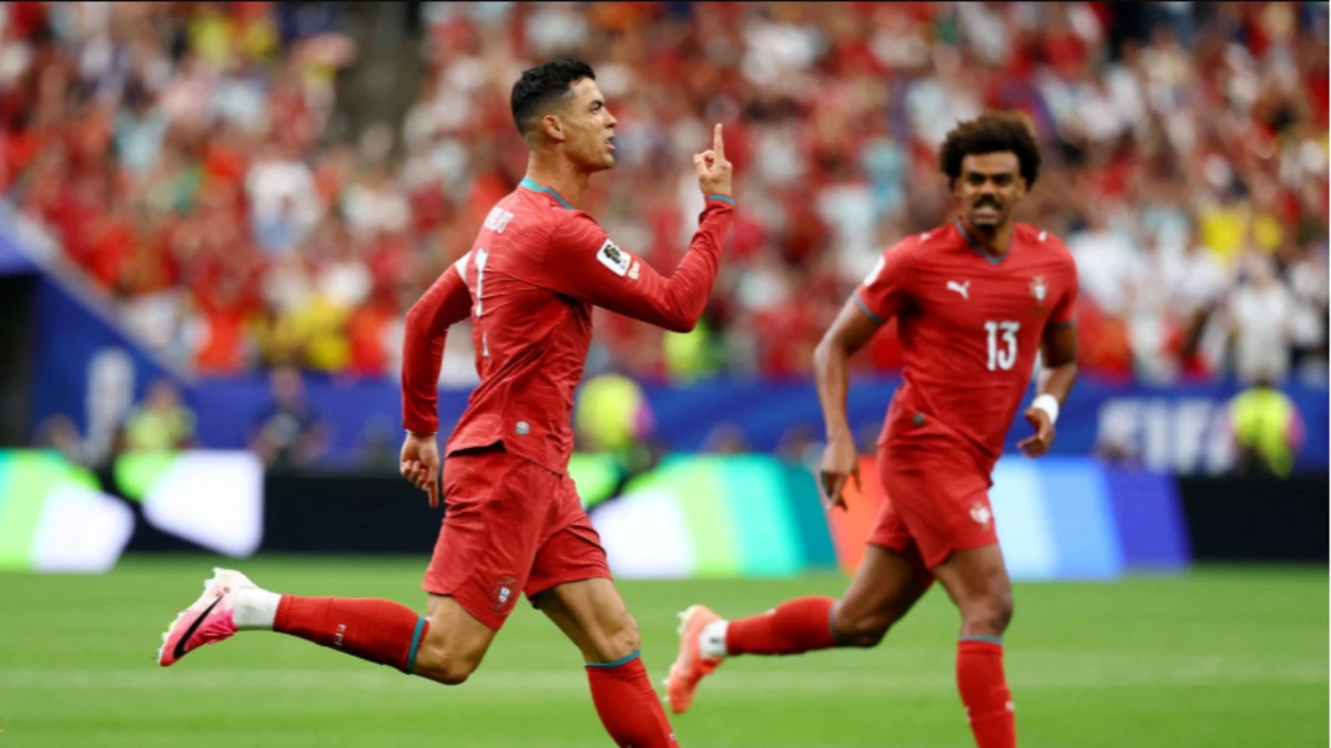 জোড়া গোলে রোনালদোর প্রত্যাবর্তন, উজবেকিস্তানকে গুঁড়িয়ে দিল পর্তুগাল