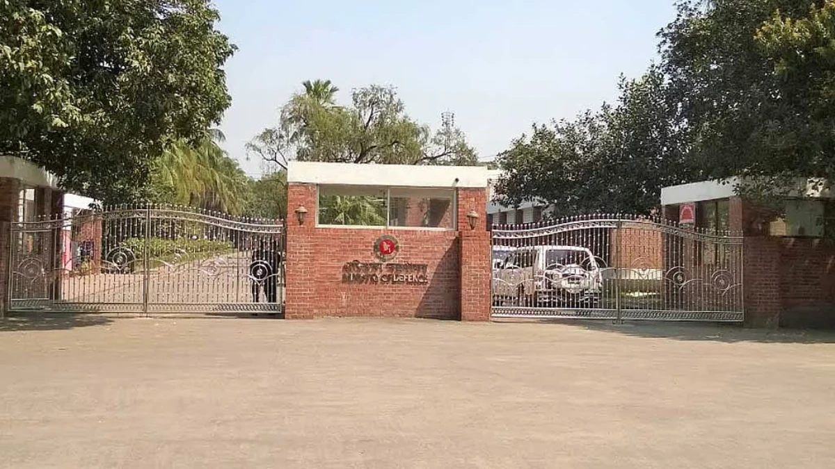 তিন বাহিনীর ‘বঞ্চিতদের’ কাছে ফের আবেদন চাইল সরকার