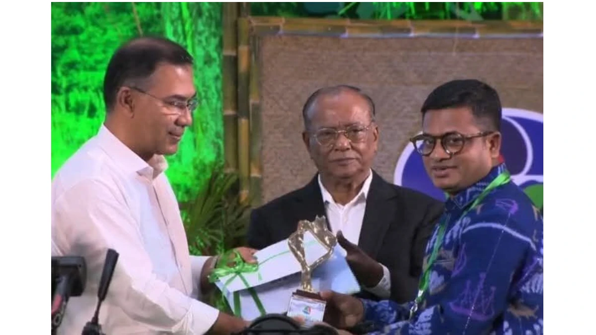 জাতীয় পরিবেশ পদক পেলেন মনির হোসেন
