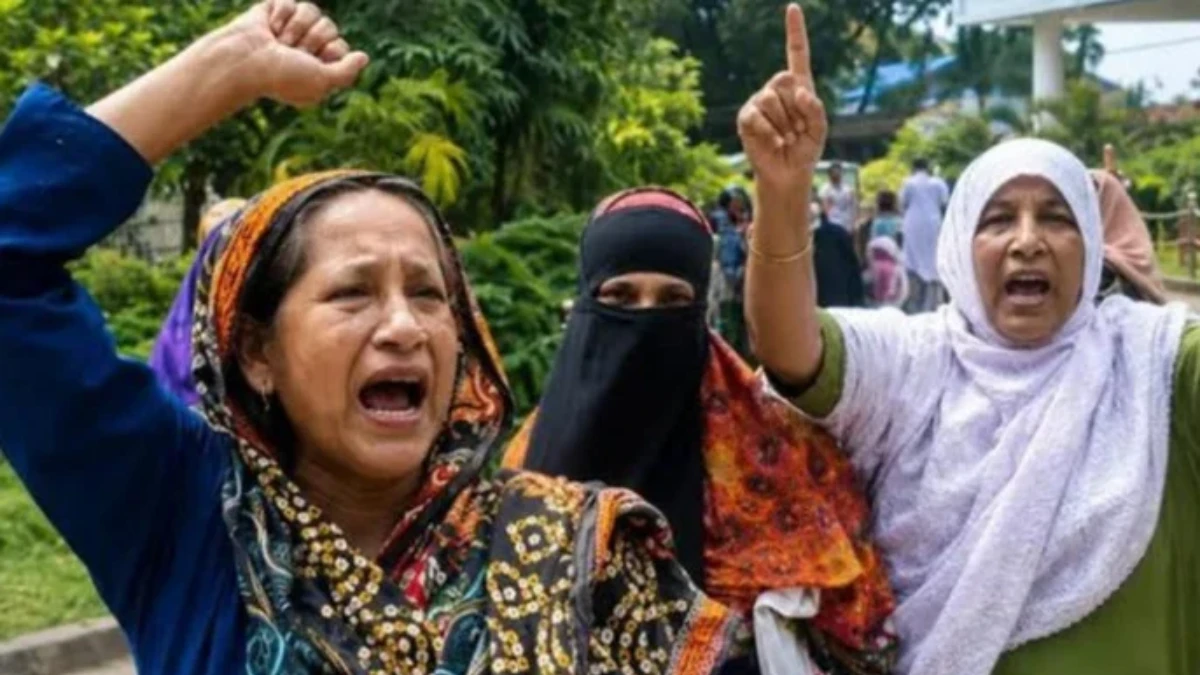 টঙ্গীতে থানার সামনে ‘জয় বাংলা’ স্লোগান: আওয়ামী লীগ নেতার পাঁচ স্বজন গ্রেপ্তার