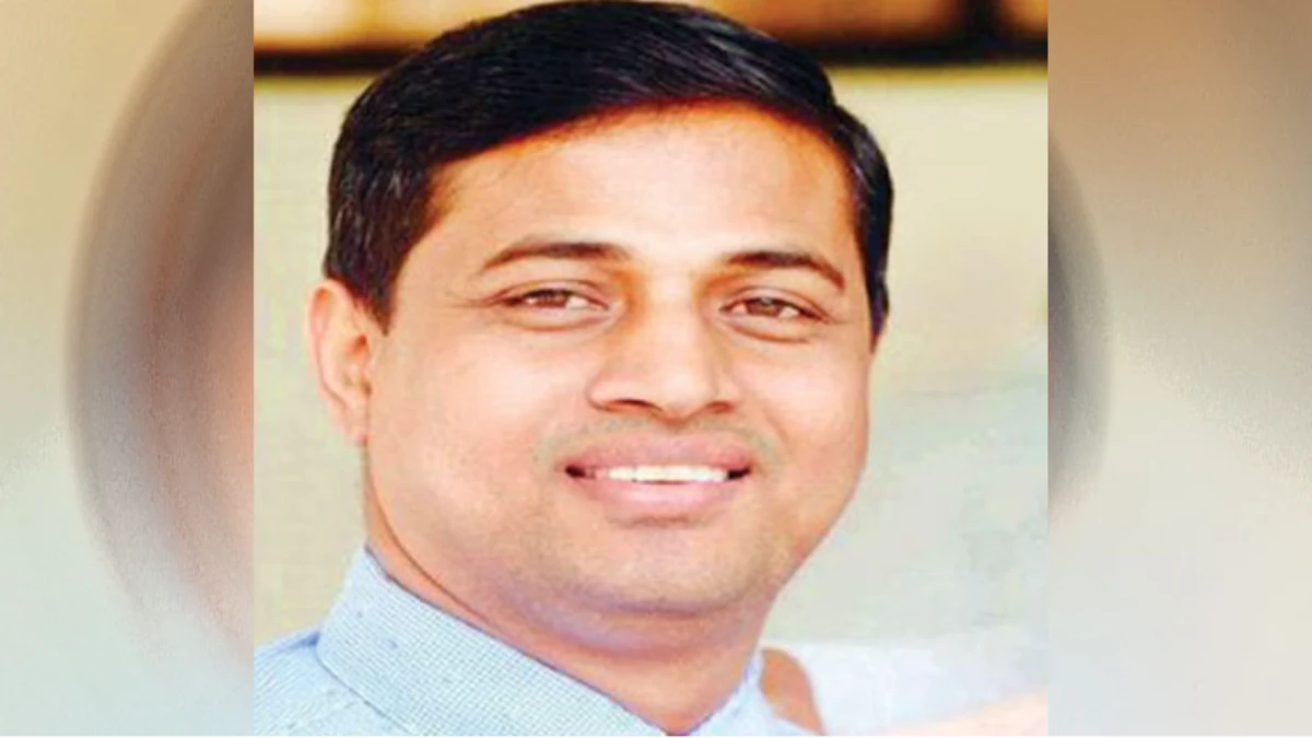 সাব-রেজিস্ট্রার মনিরুল ফের আলোচনায় : প্রশাসন ক্যাডারে নিয়োগের গুঞ্জন!