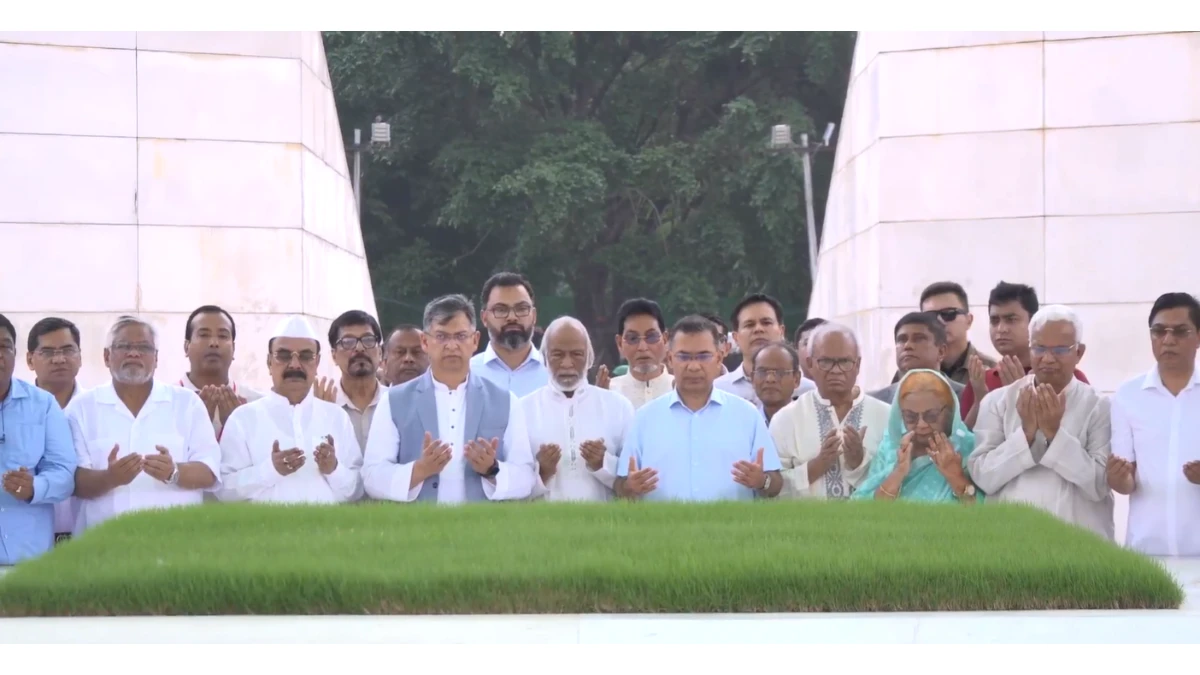 প্রতিষ্ঠাবার্ষিকীতে জিয়া-খালেদার সমাধিতে প্রধানমন্ত্রীর শ্রদ্ধা