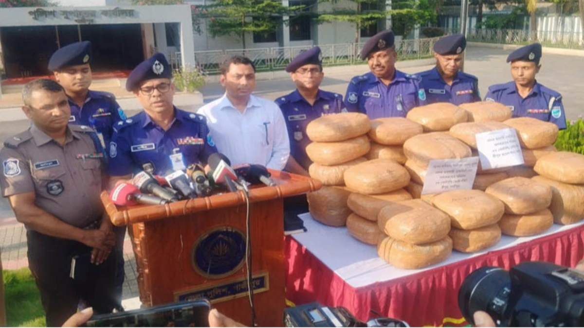 শ্রীপুরে ৮৮ কেজি গাঁজাসহ নারী মাদক কারবারি গ্রেপ্তার