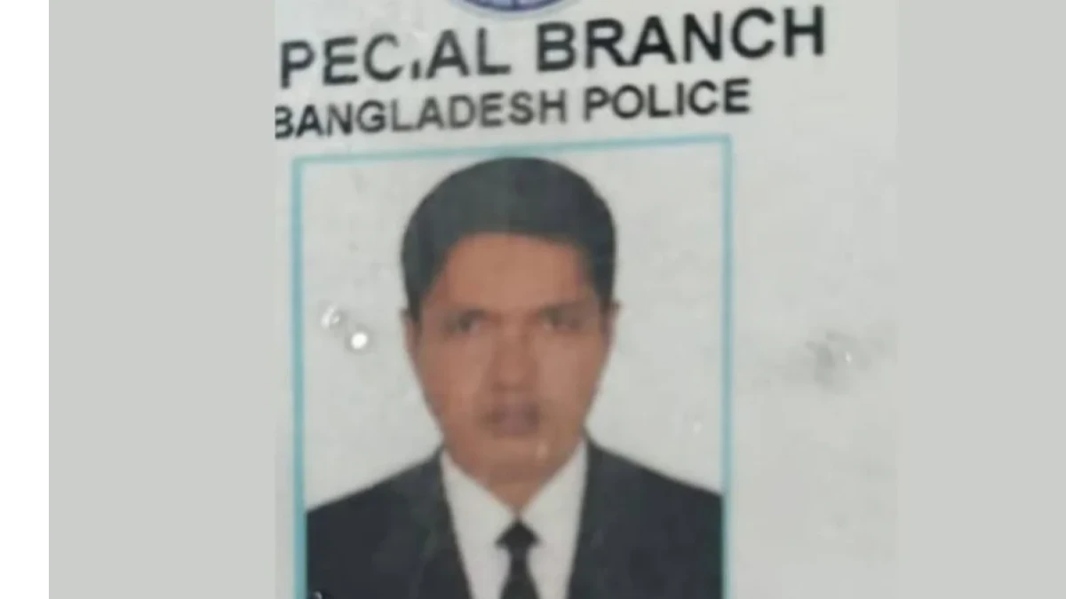 আমিনবাজারে পুলিশ সদস্যকে পিটিয়ে হত্যা, আহত ছেলে