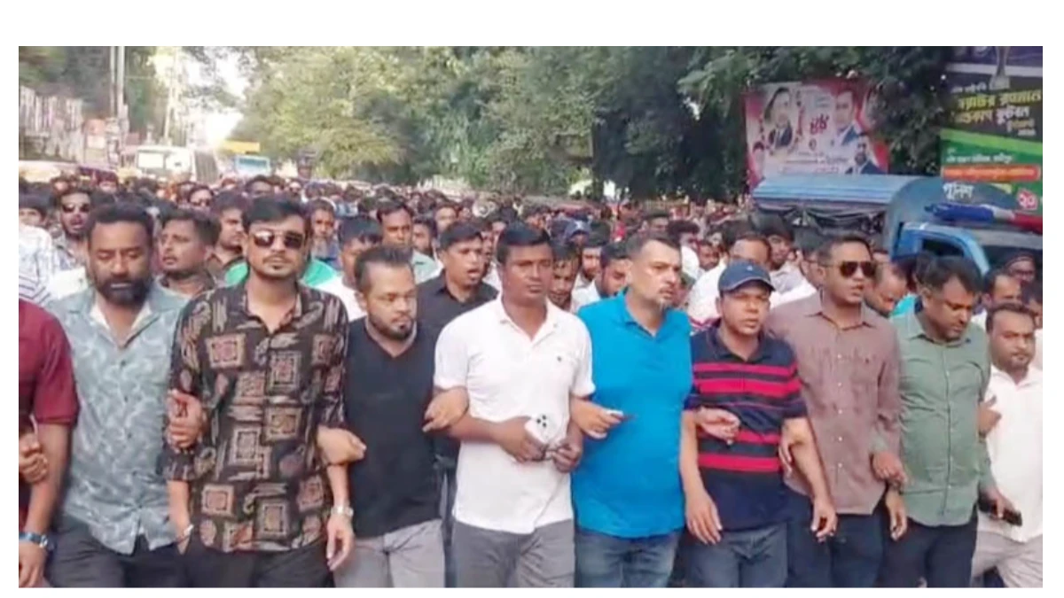 প্রধানমন্ত্রীকে কটূক্তি: গাজীপুরে ছাত্রদল-যুবদলের বিক্ষোভ
