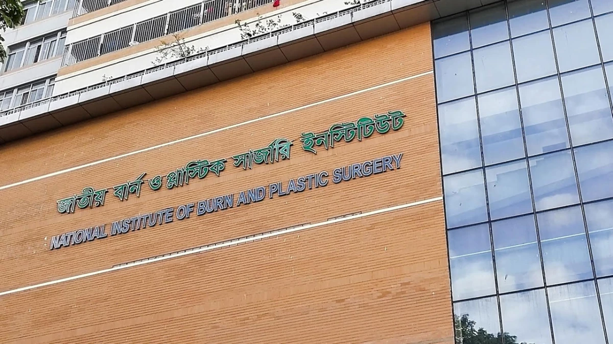 টঙ্গীতে গ্যাস সিলিন্ডার বিস্ফোরণ, একই পরিবারের তিনজনের শরীরের ৮৫ শতাংশের বেশি দগ্ধ