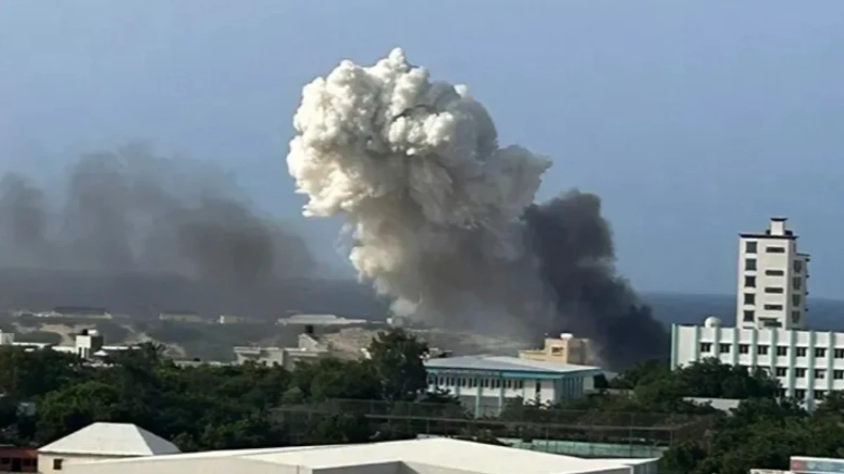 ইয়েমেনে সামরিক ক্যাম্পে হুতিদের হামলা