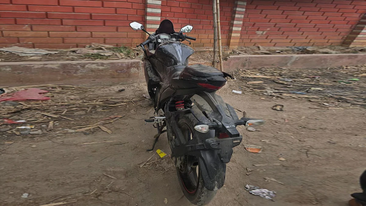 বিমান বাহিনীর সাবেক কর্মকর্তা তাহসিফের মৃত্যু: টঙ্গীর মাজার বস্তিতে মিলল নম্বর প্লেটবিহীন মোটরসাইকেল