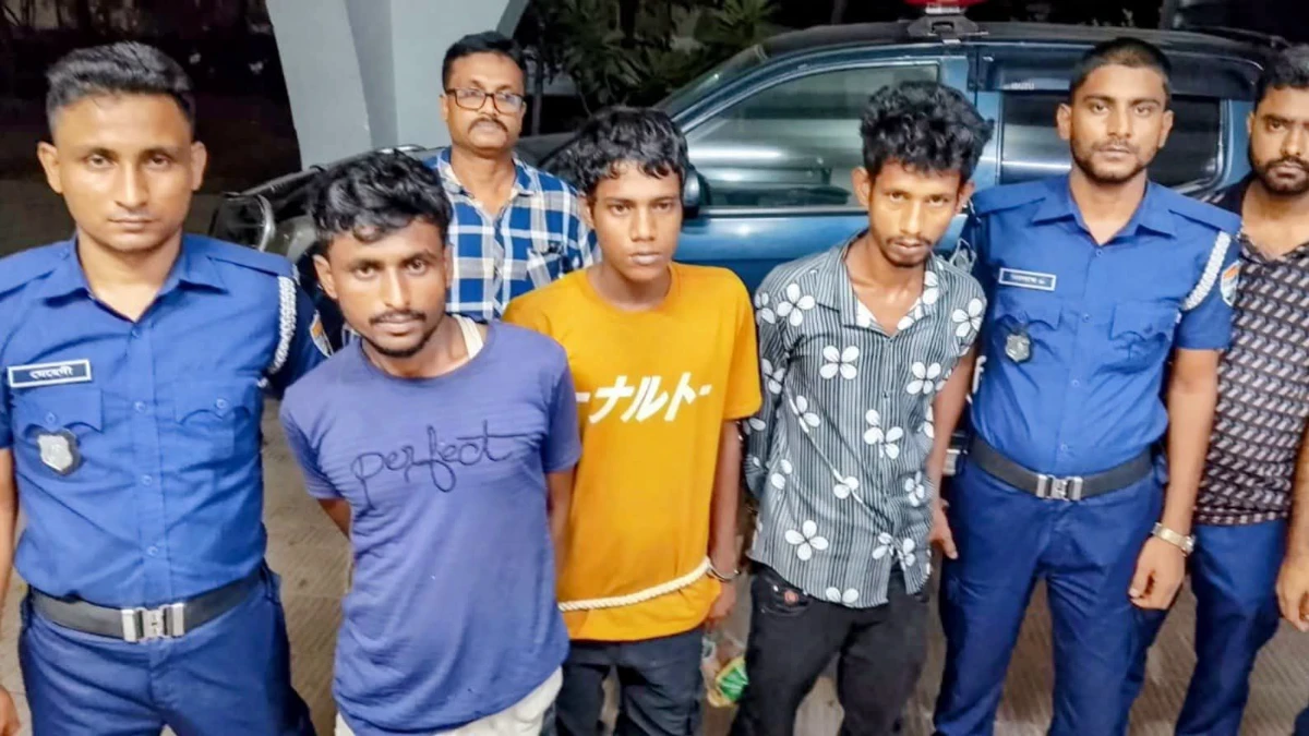 জয়দেবপুরে রেলওয়ে পুলিশের ফাঁড়িতে হামলা, তিনজন গ্রেপ্তার